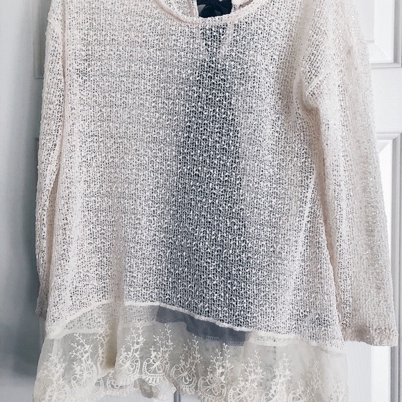 a’reve cream blouse with lace detail and tie back - Picture 2 of 3